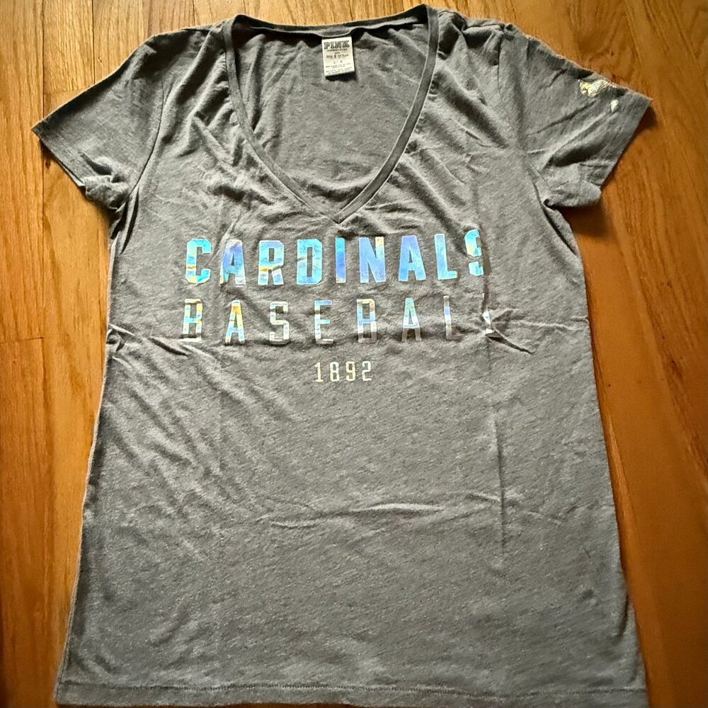 St. Louis Cardinals V-neck Women's t-shirt ~ Large